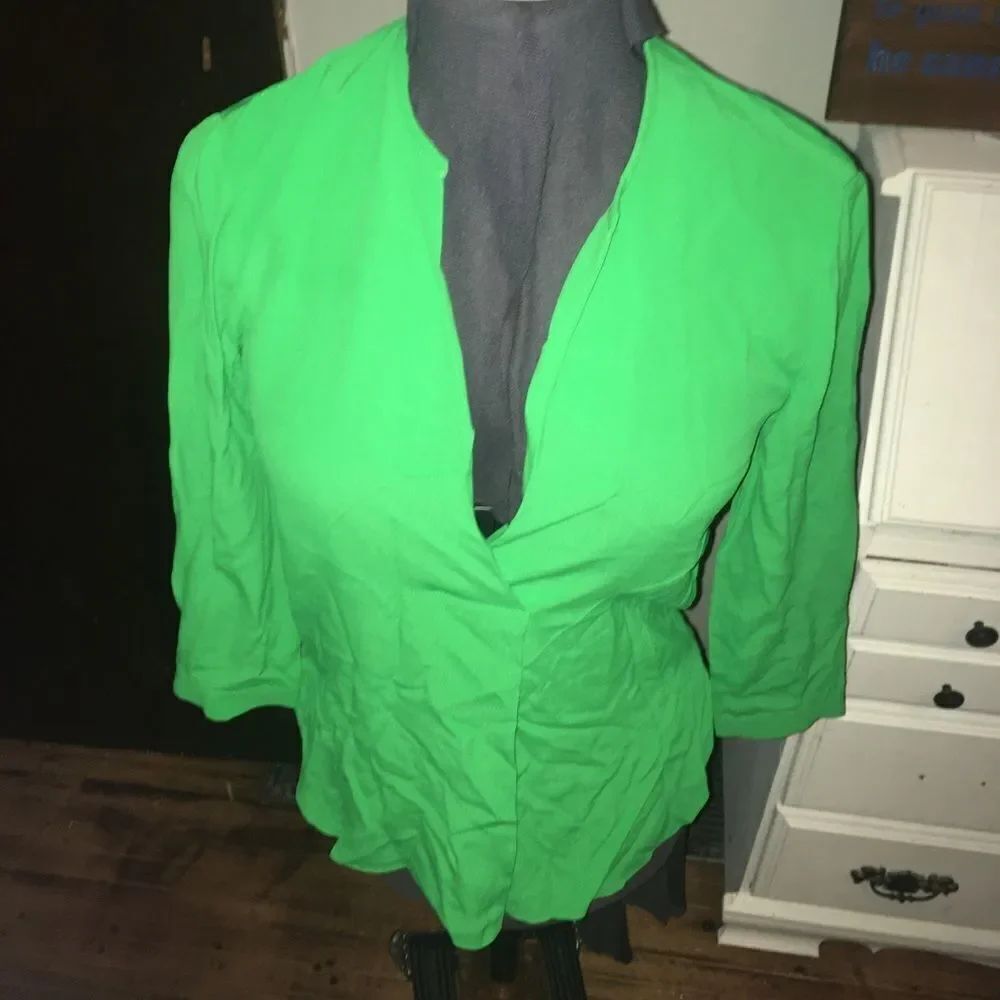 Kelly Green Zara split neck flowy normcore blouse